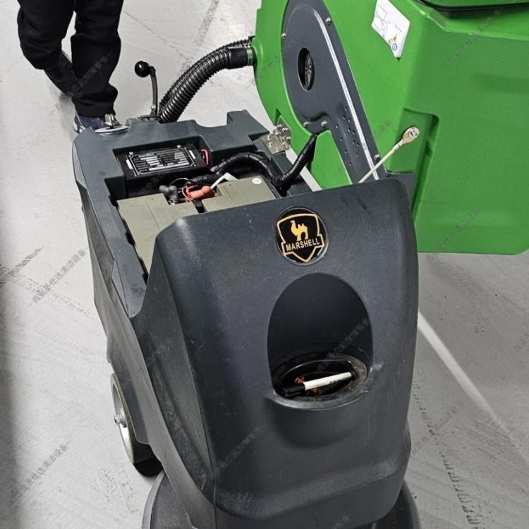 DQX5A洗地机更换电池 (2).jpg