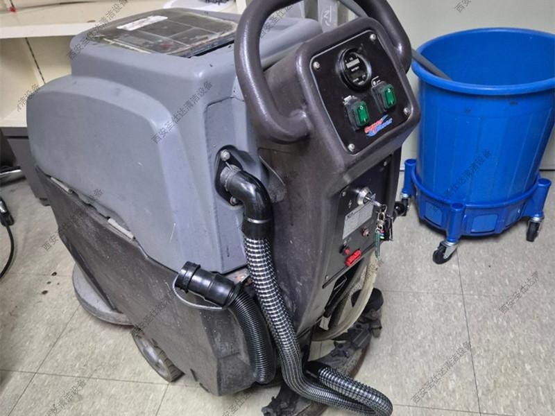 手推式洗地机维修更换电池、吸水管、电磁阀 (1).jpg