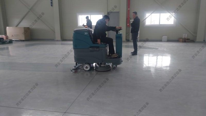食品厂库房驾驶式洗地机X9 (2).jpg