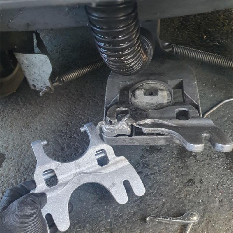 B150R驾驶式洗地机吸扒支架更换 (1).jpg