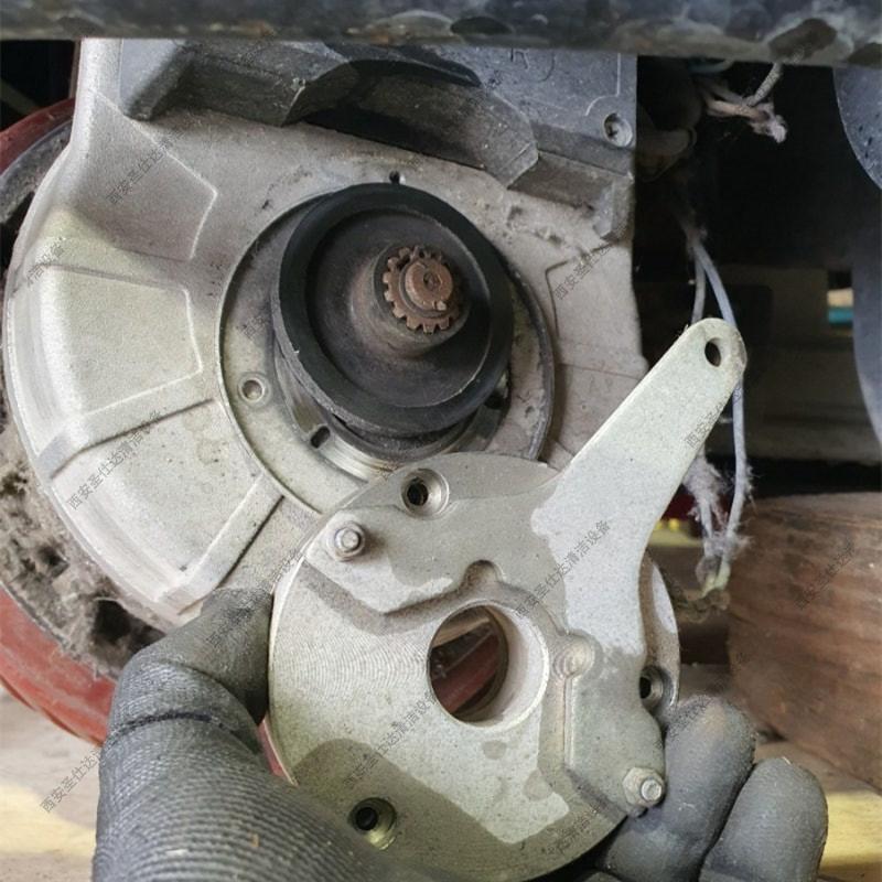 卡赫驾驶式洗地机B140R维修更换驱动轮钢圈 (3).jpg