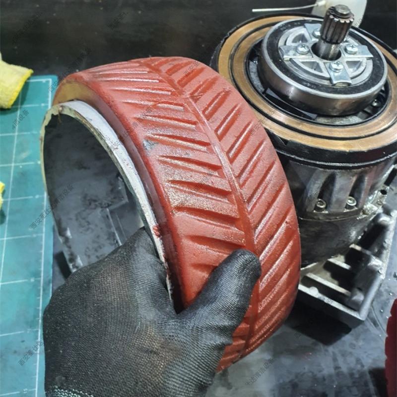 卡赫驾驶式洗地机B140R维修更换驱动轮钢圈 (7).jpg