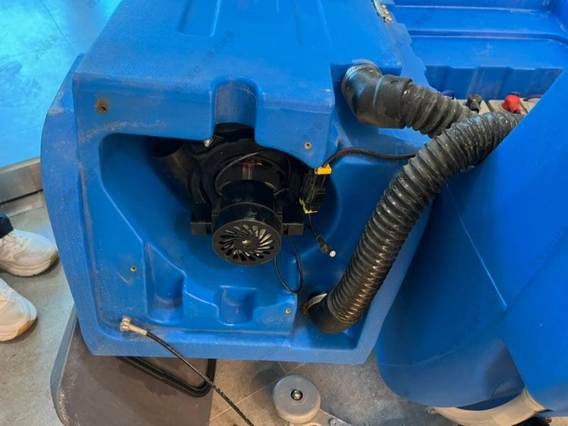 手推式洗地机更换吸水电机 (8).jpg