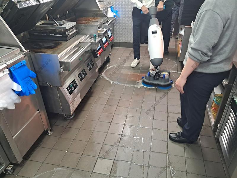 餐厅厨房洗地吸干机 (1).jpg