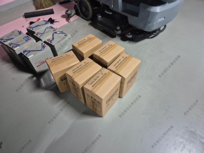 6BD90_160R Classic更换电瓶.jpg