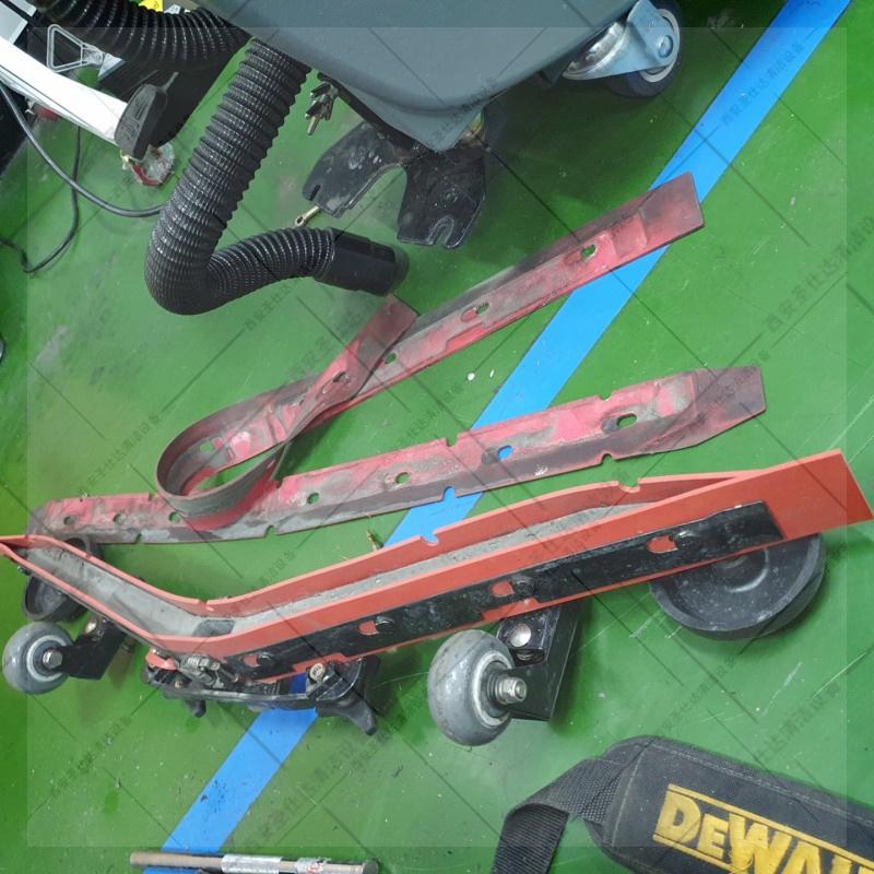 合肥高美GM50B维修更换胶条电瓶吸水电机 (2).jpg