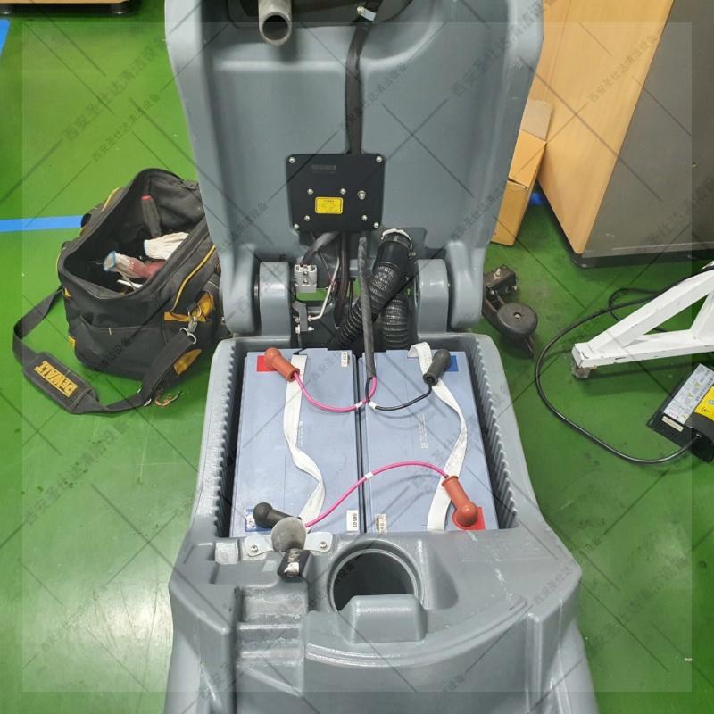 合肥高美GM50B维修更换胶条电瓶吸水电机 (5).jpg