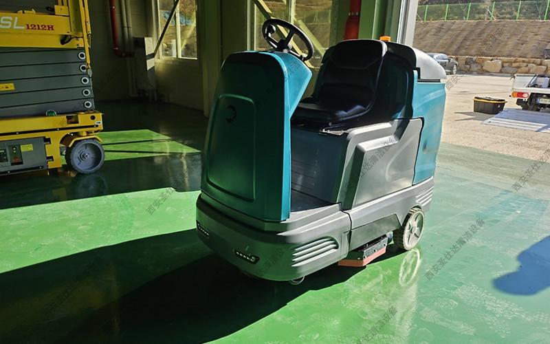 食品厂库房驾驶式洗地机X10 (1)_副本.jpg