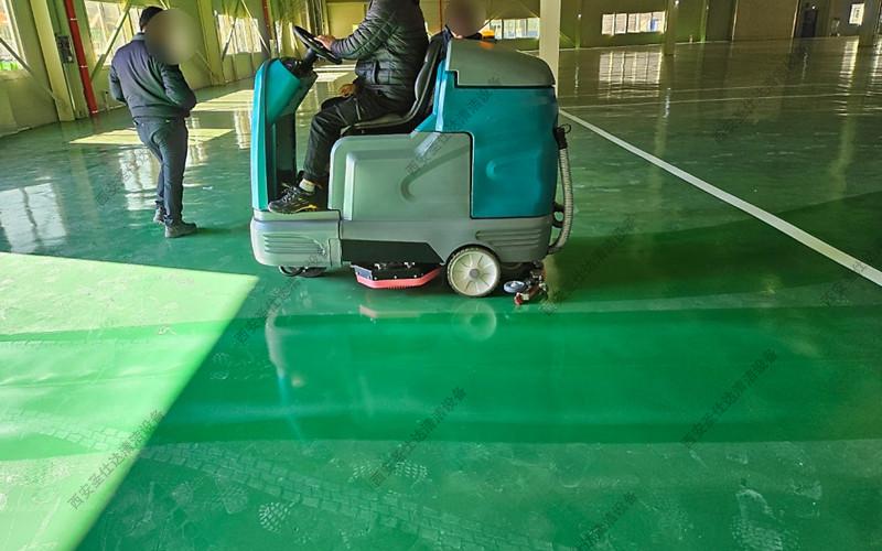 食品厂库房驾驶式洗地机X10 (3)_副本.jpg