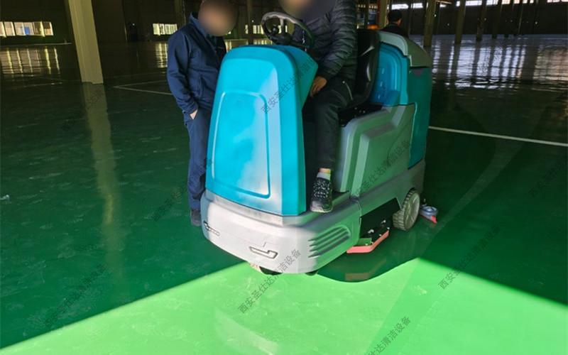 食品厂库房驾驶式洗地机X10 (4)_副本.jpg