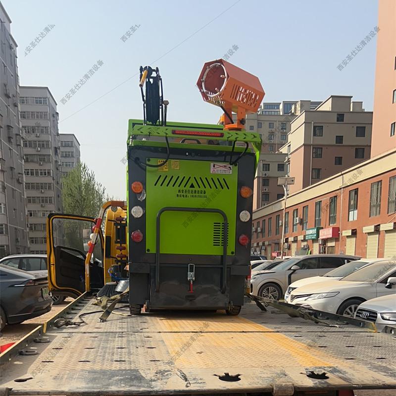 學(xué)校多功能清掃車 (5).jpg